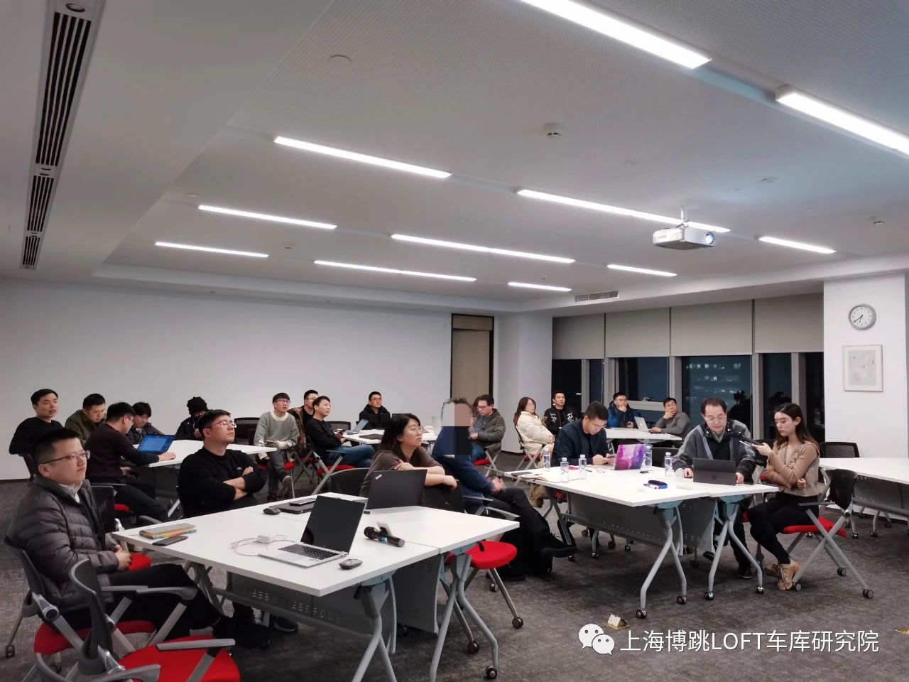 十堰杭州LOFT车库专题会